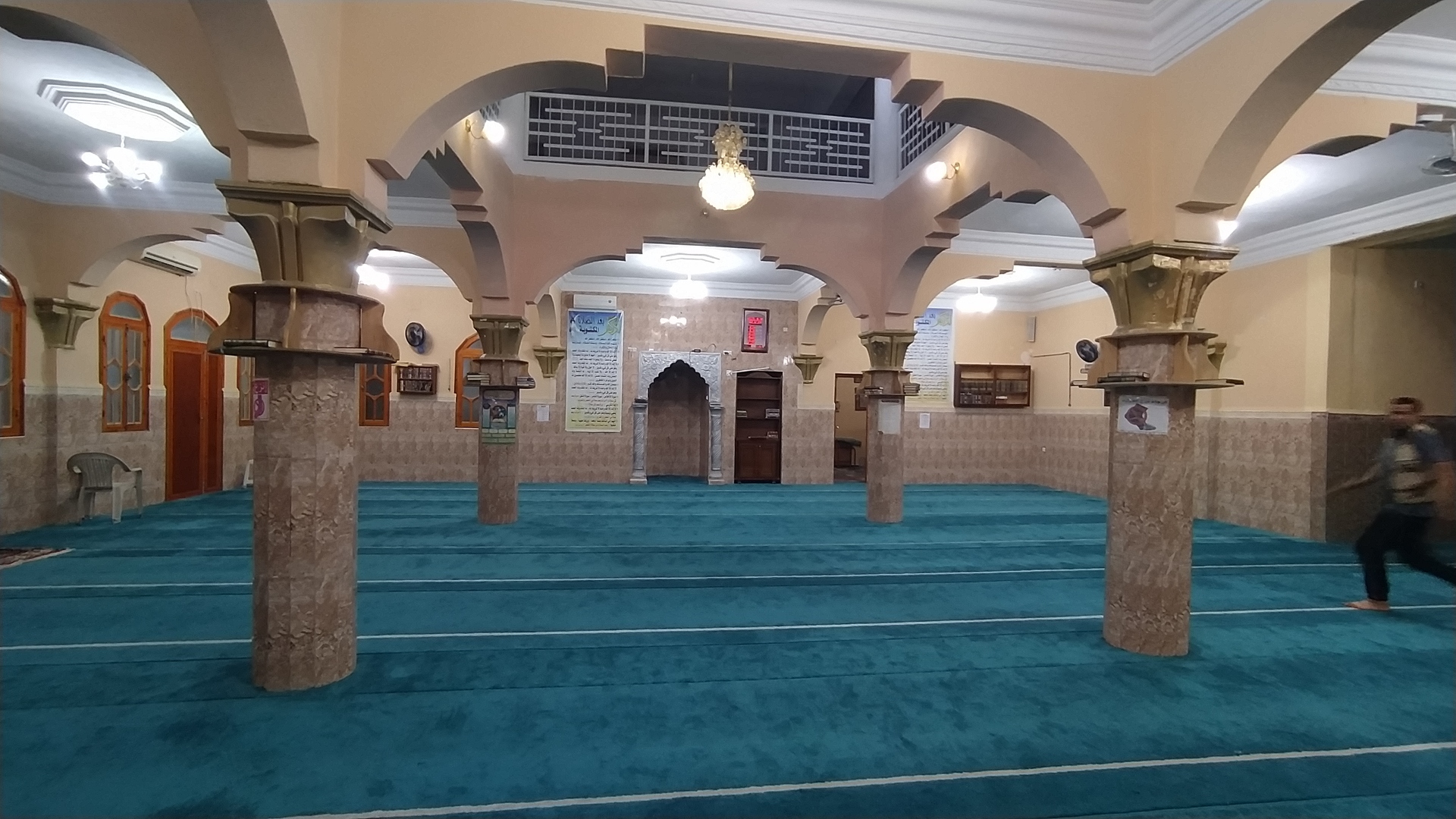 مسجد عمر بن عبدالعزيز العقلة