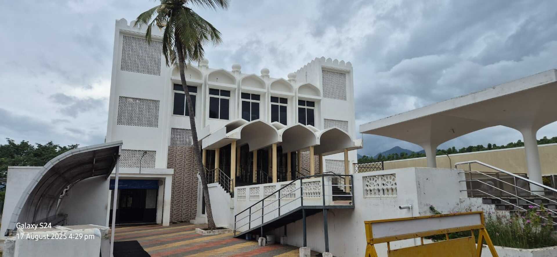 MASJID INAMUL BARI