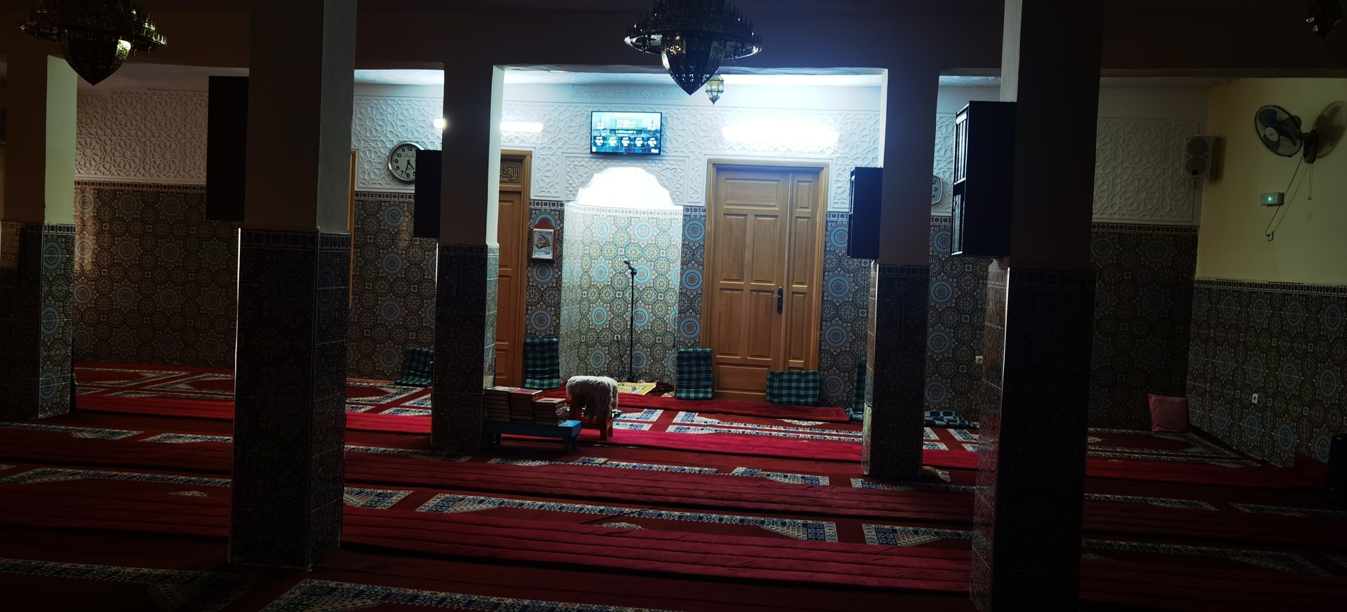 -فوق الساقية-