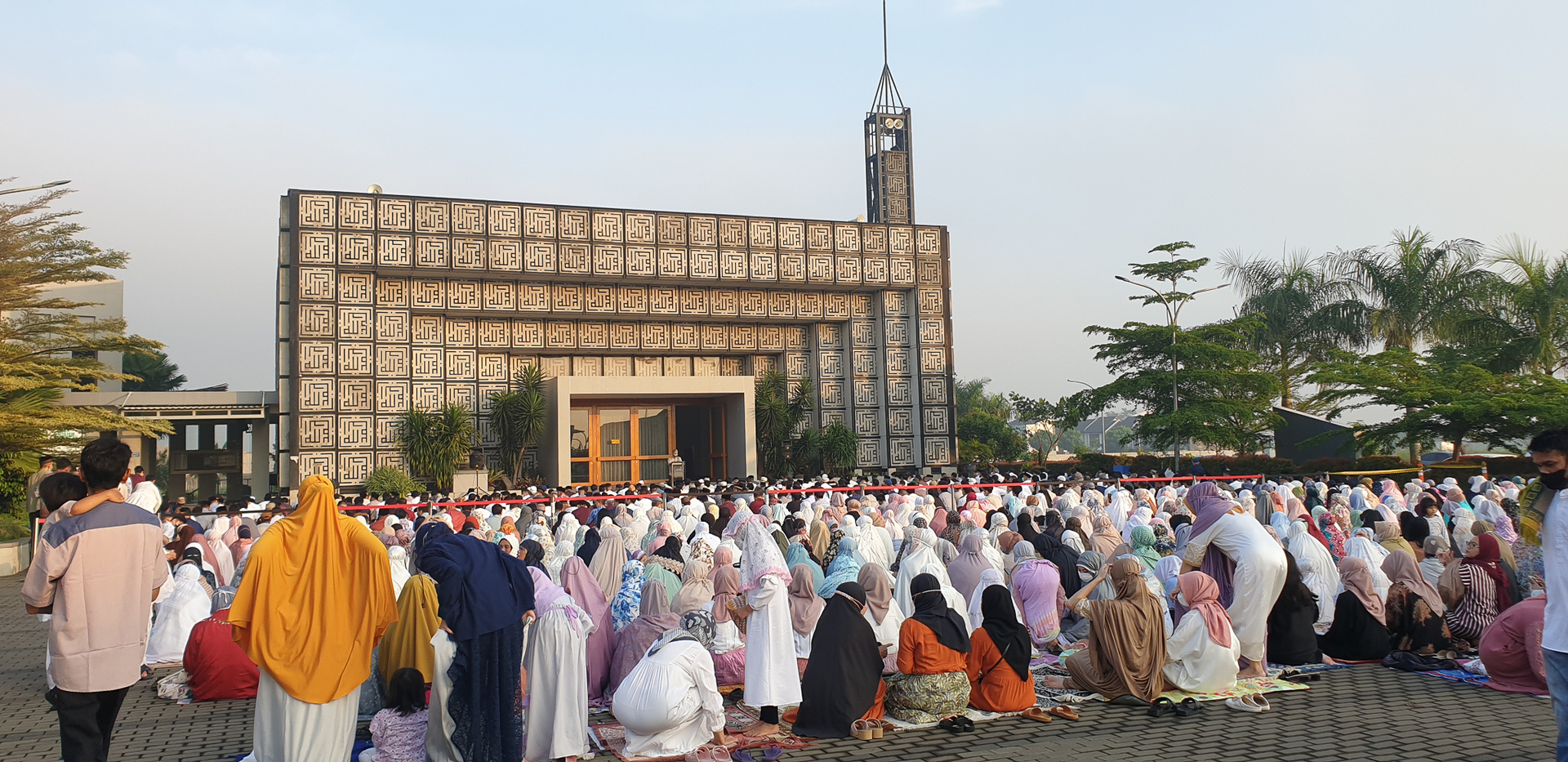 Masjid Al Multazam Cherry Field