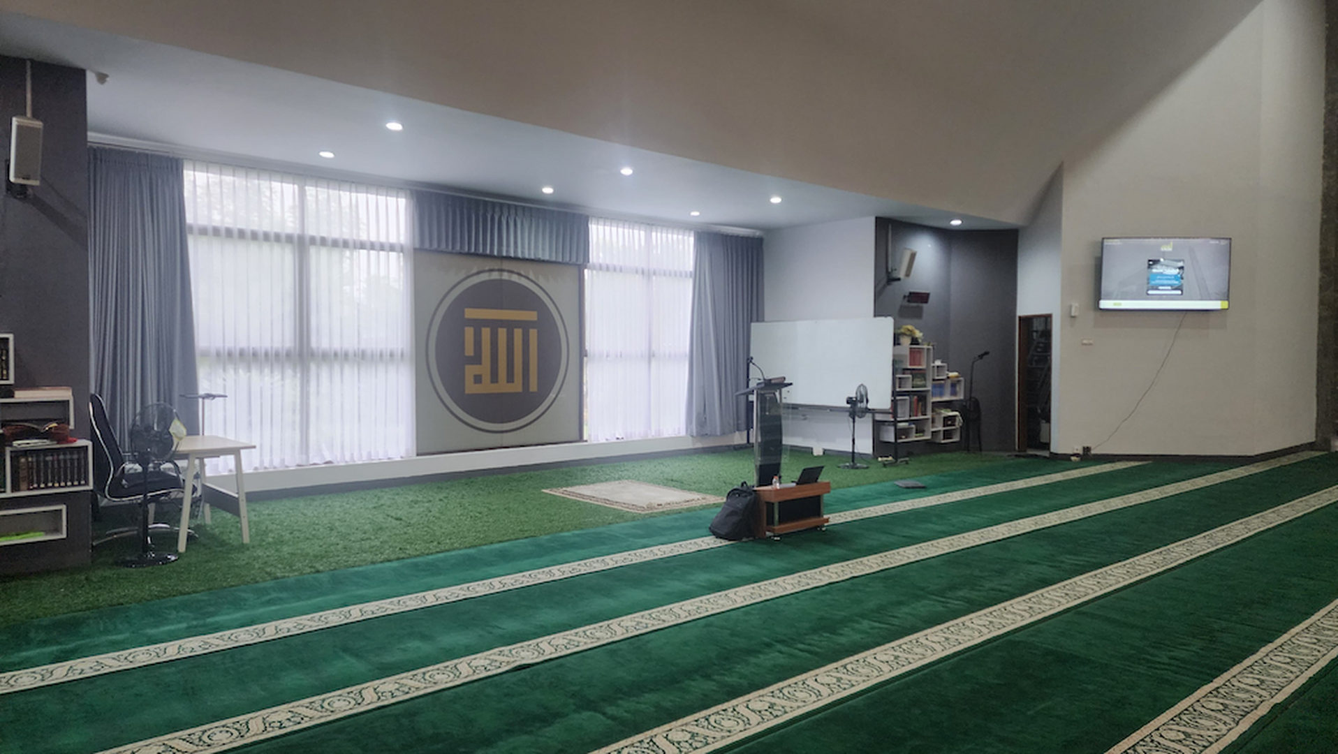 Masjid Al Multazam Cherry Field