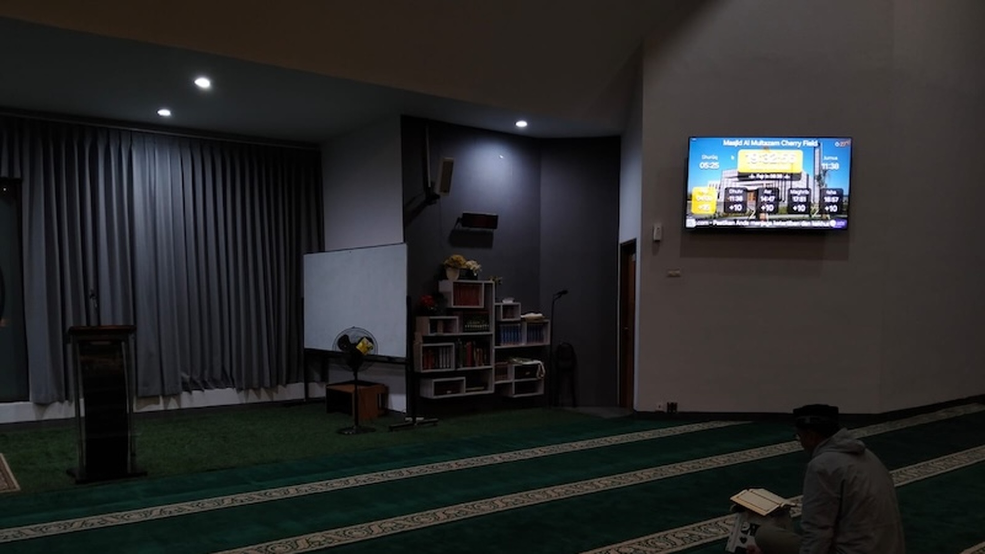 Masjid Al Multazam Cherry Field