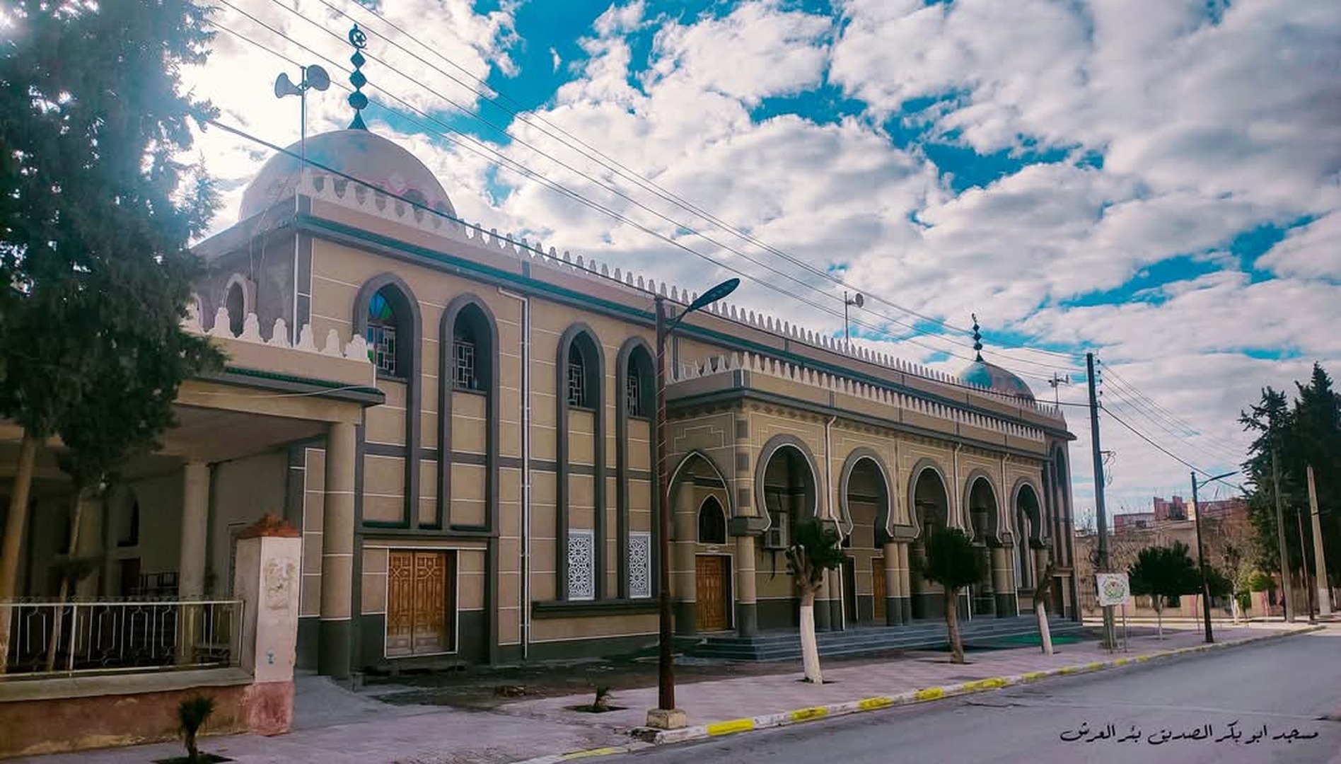 مسجد أبي بكر الصديق بئر العرش