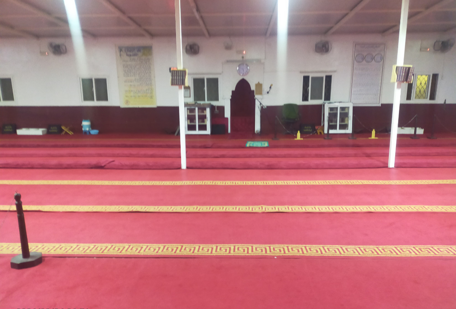 مسجد الرمال الذهبية حي إبن رشد