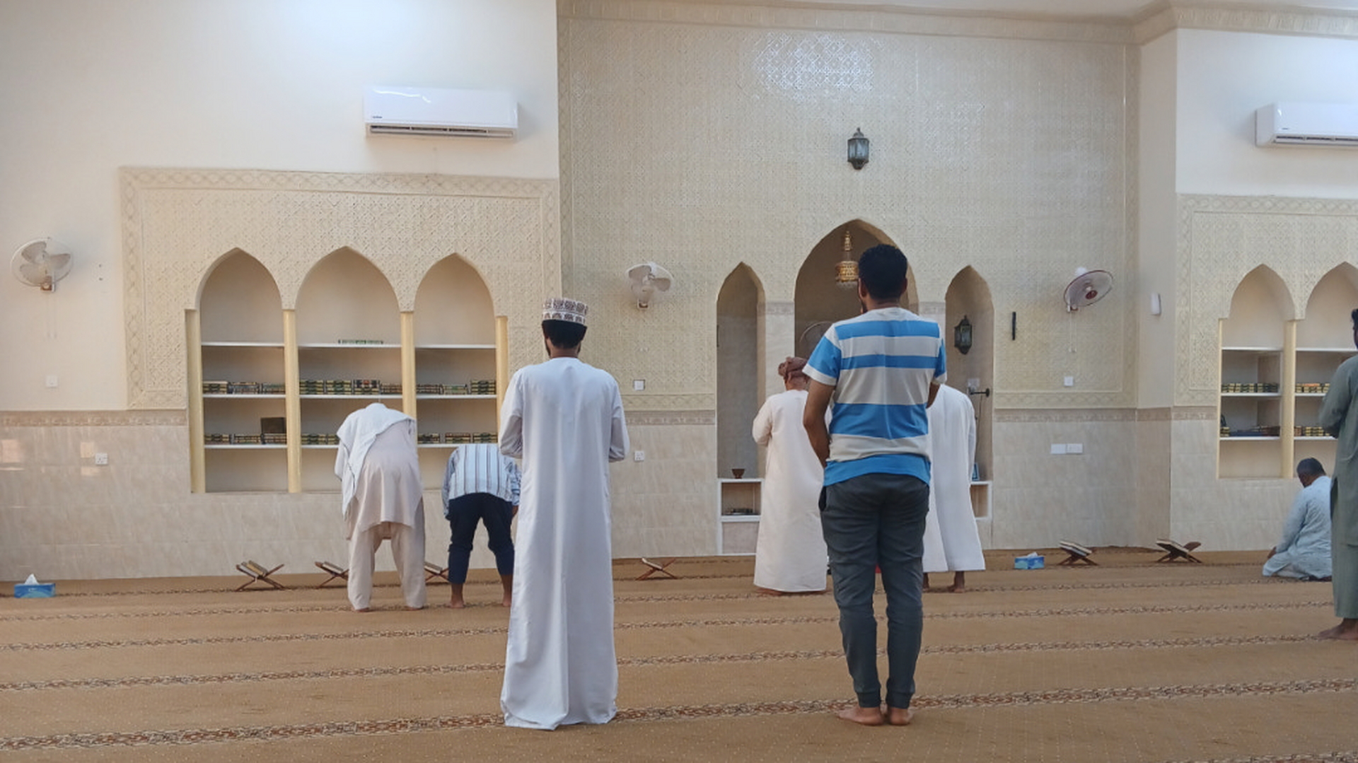 النور جل جلاله