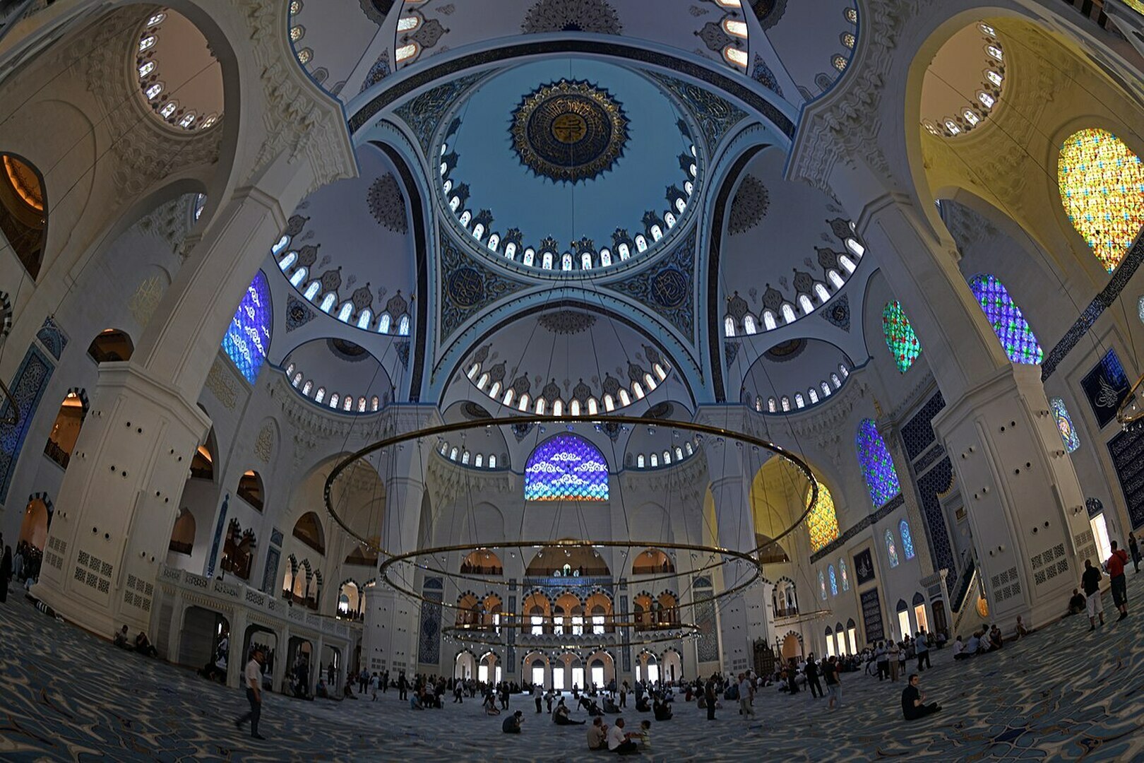 Büyük Çamlıca Camii