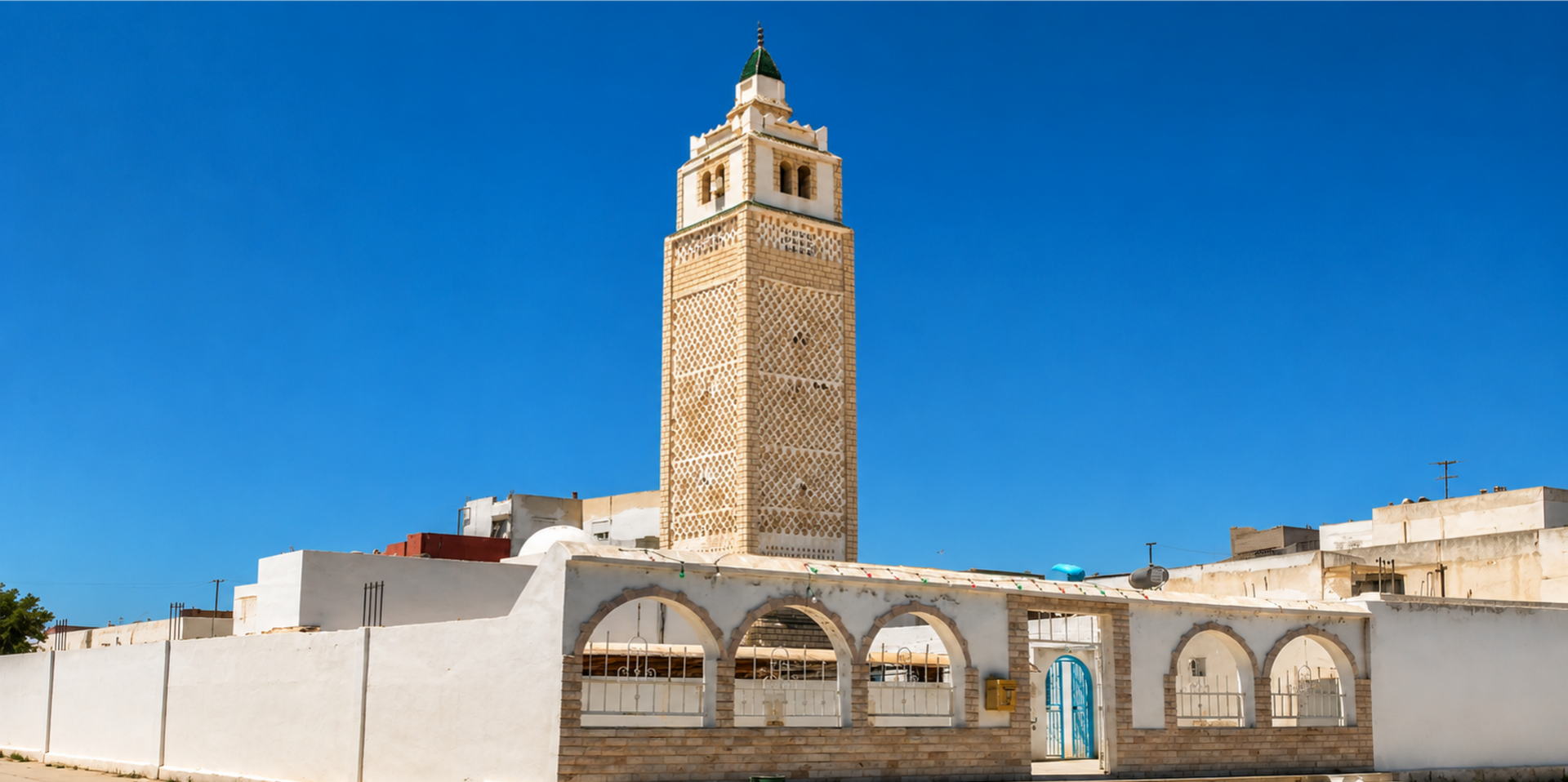 جامع علي ابن ابي طالب - فندق الجديد