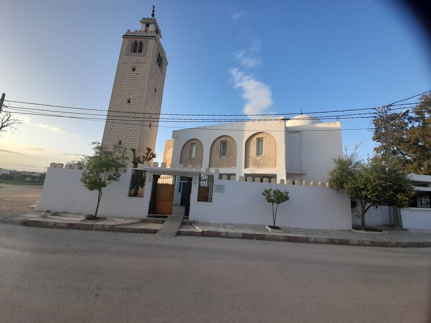 جامع الزيتونة - حي الرمال طبربة