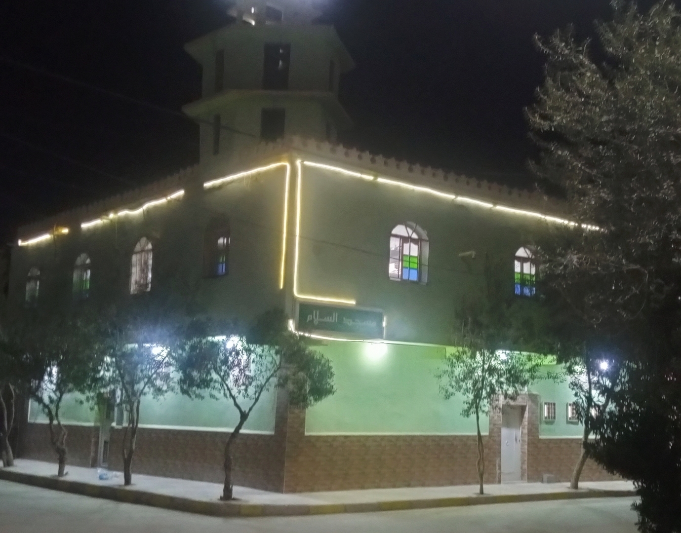 مسجد السلام العقلة