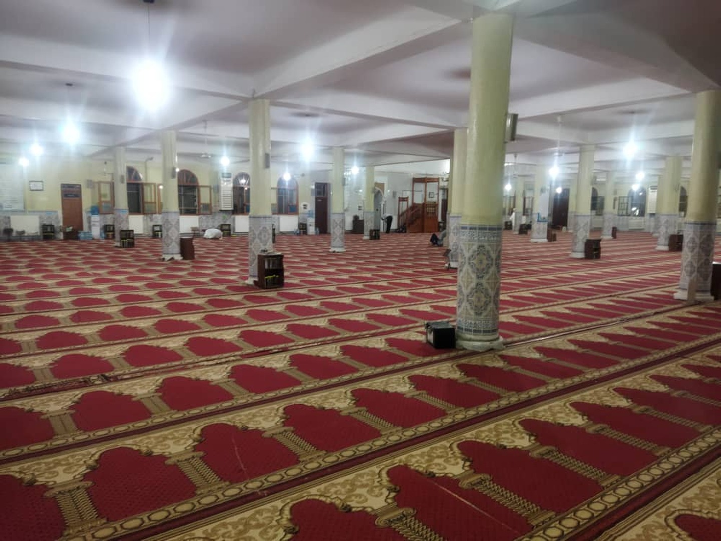 مسجـــد النـٌّــــور رأس العيـــــون