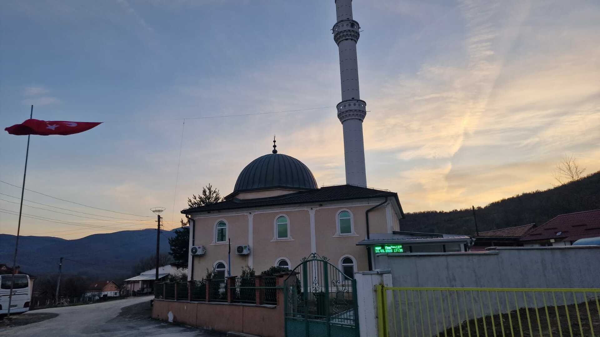 Џамија Челопеци