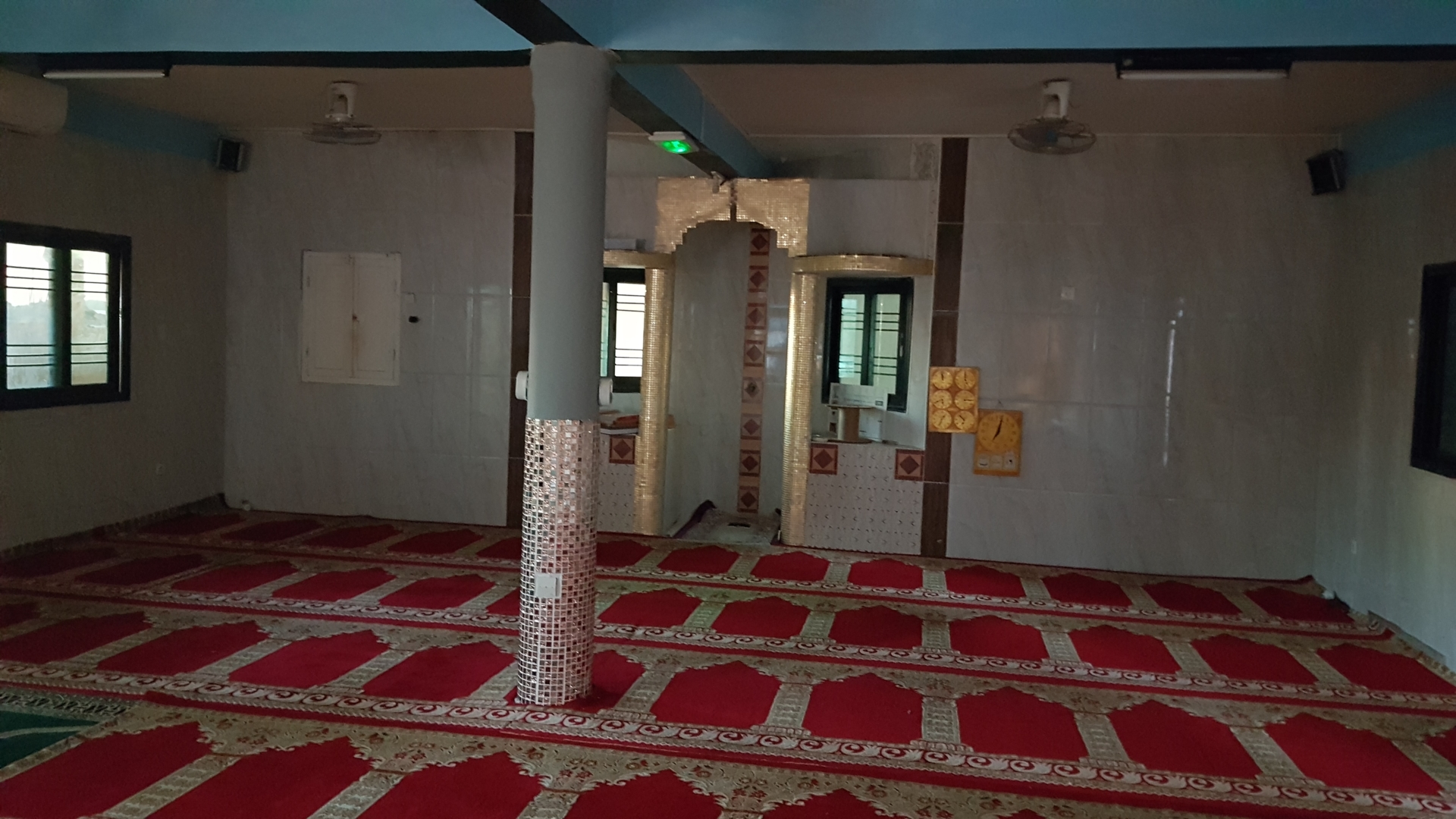 مَسْجِد بِلَلِ وِمَنِ