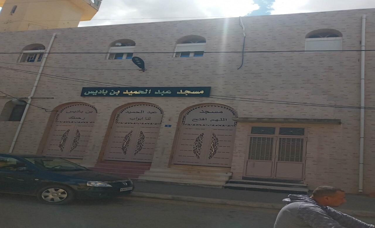 مسجد عبد الحميد بن باديس تاوقريت........