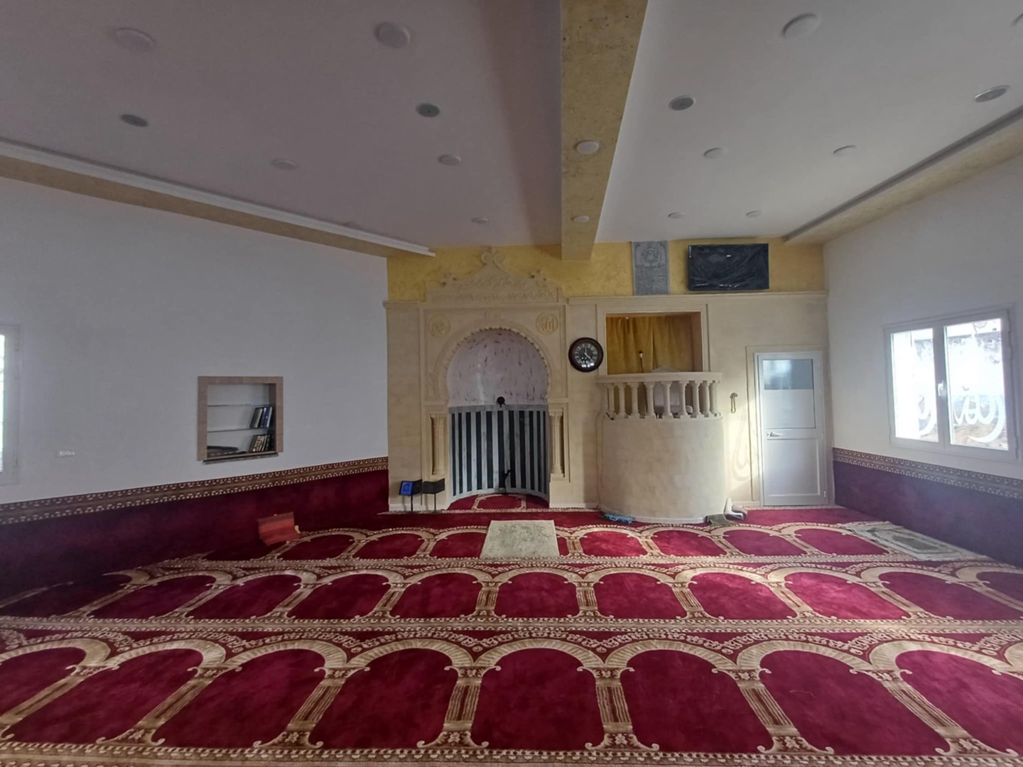 جامع أبا بكر الصديق منزل بورقيبة(الصغير)