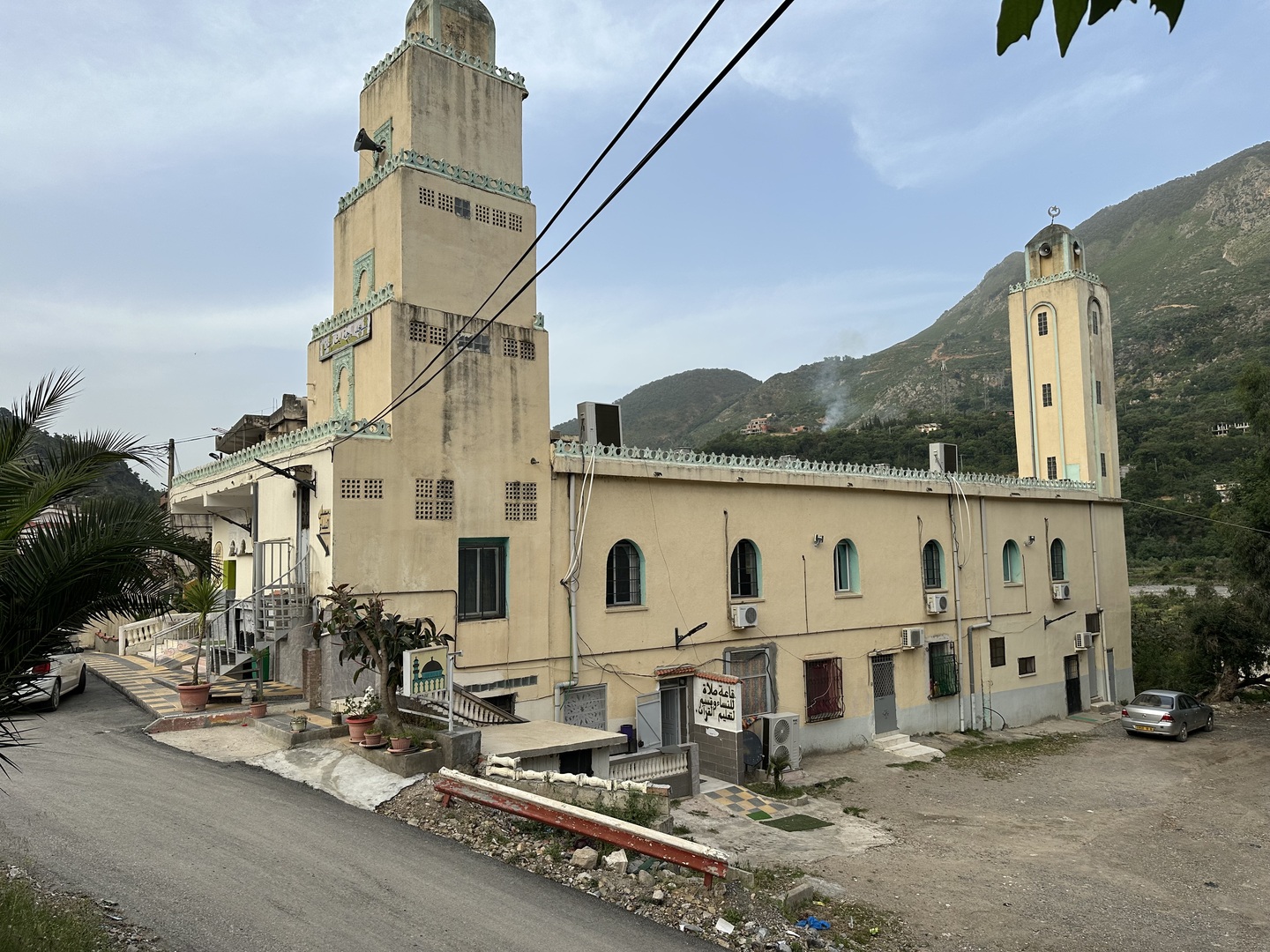 مسجد الرحمة ايث اعنان