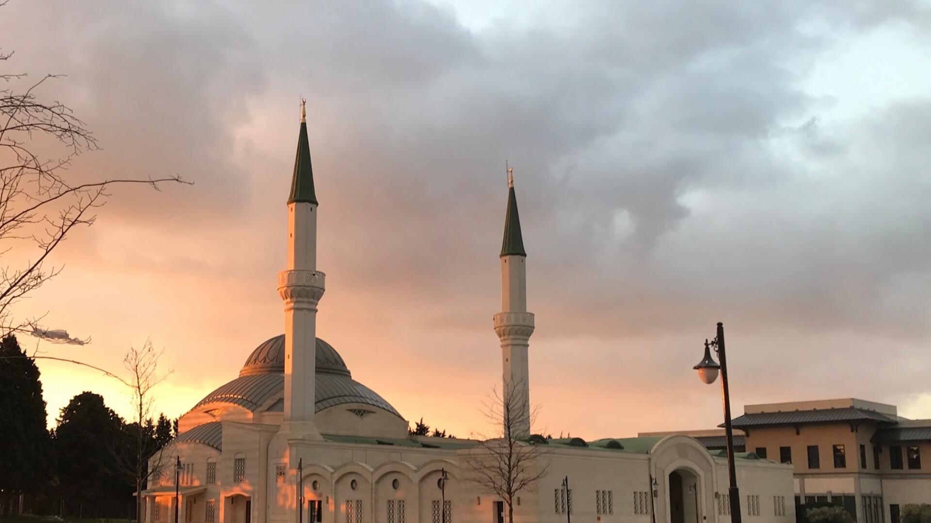 Hafız İhsan ve Hacı Şükran Özokur Camii