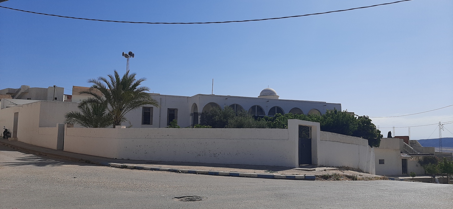 جامع حي النسيم. تبرسق