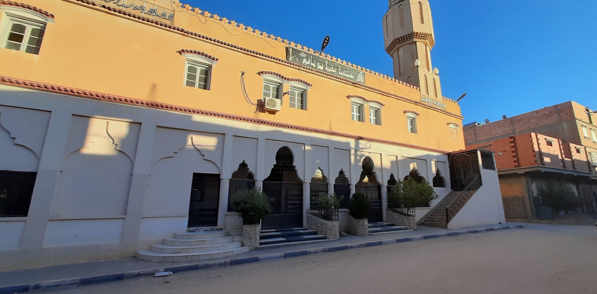 مسجد عقبة بن نافع بريكة