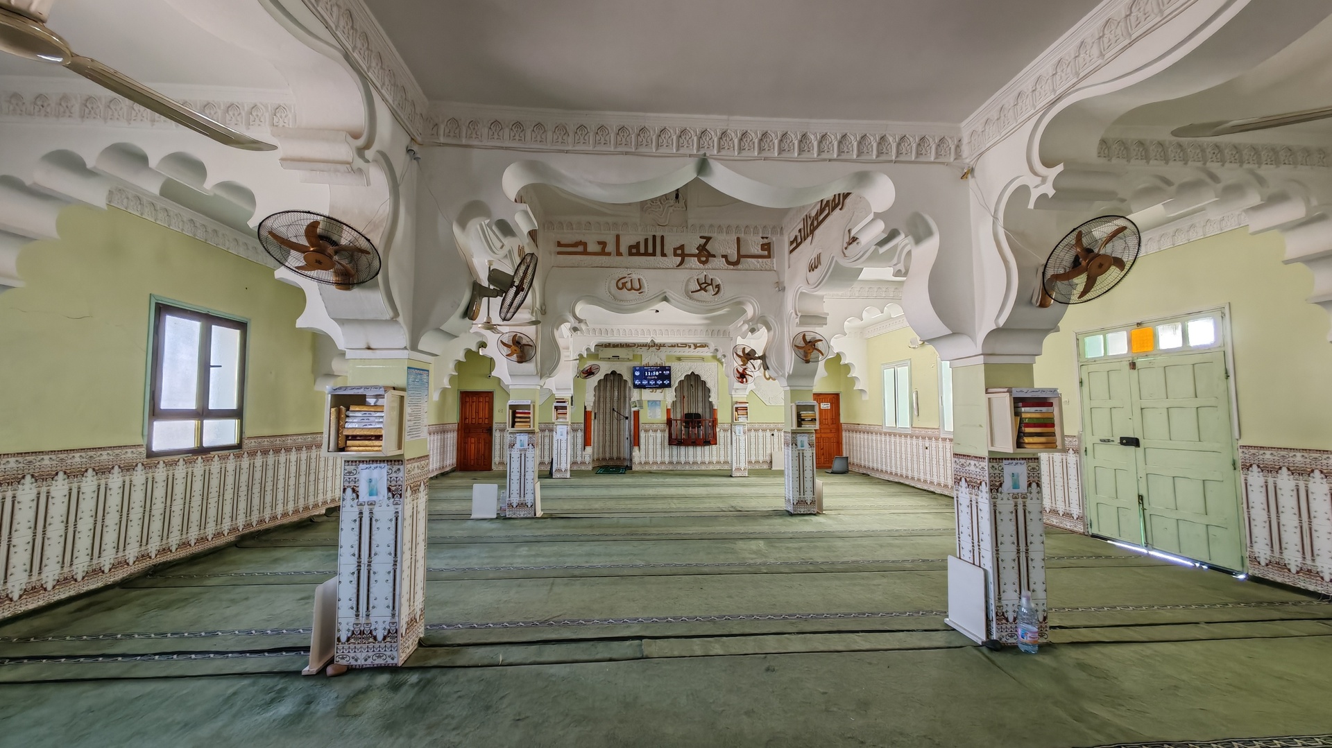 مسجد خالد بن الوليد، لهزال