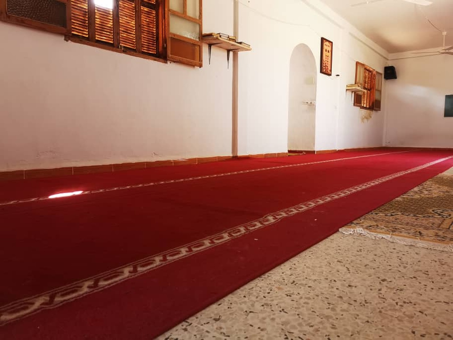 مسجد الإمام مالك.بقوزة