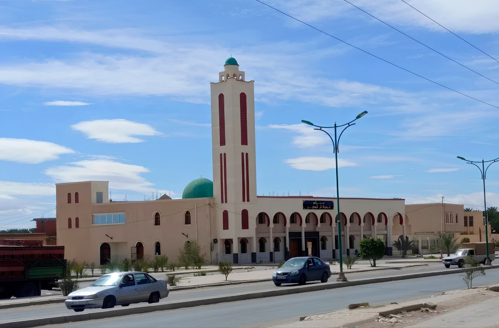 مسجد خديجة أم المؤمنين - طولقة