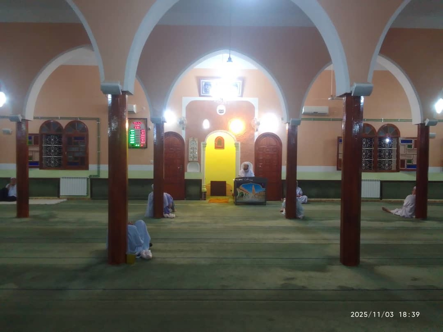 مسجد النور بوعزون