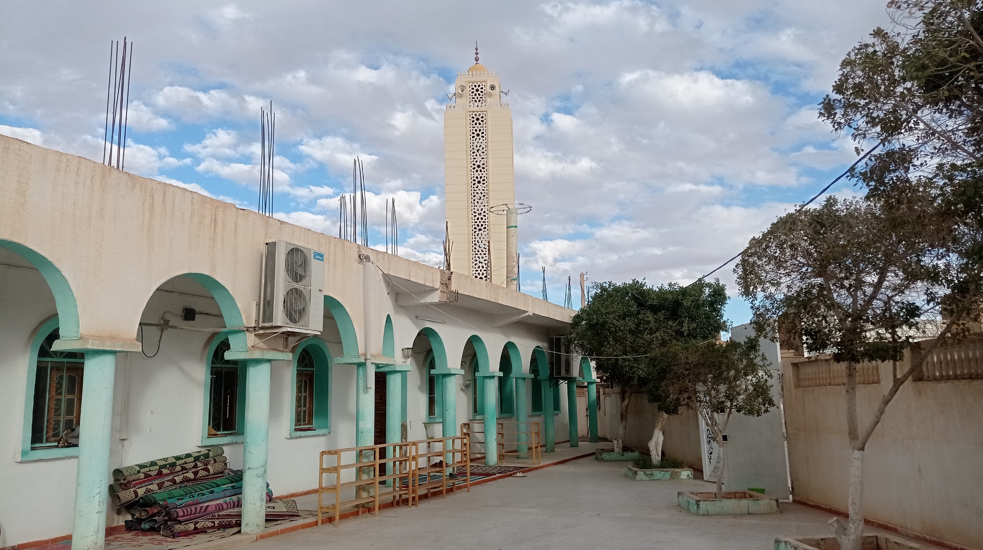 مسجد السنة  برج بن عزوز