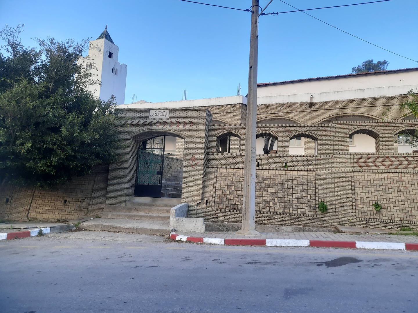 جامع الإمام الغزالي ببوش