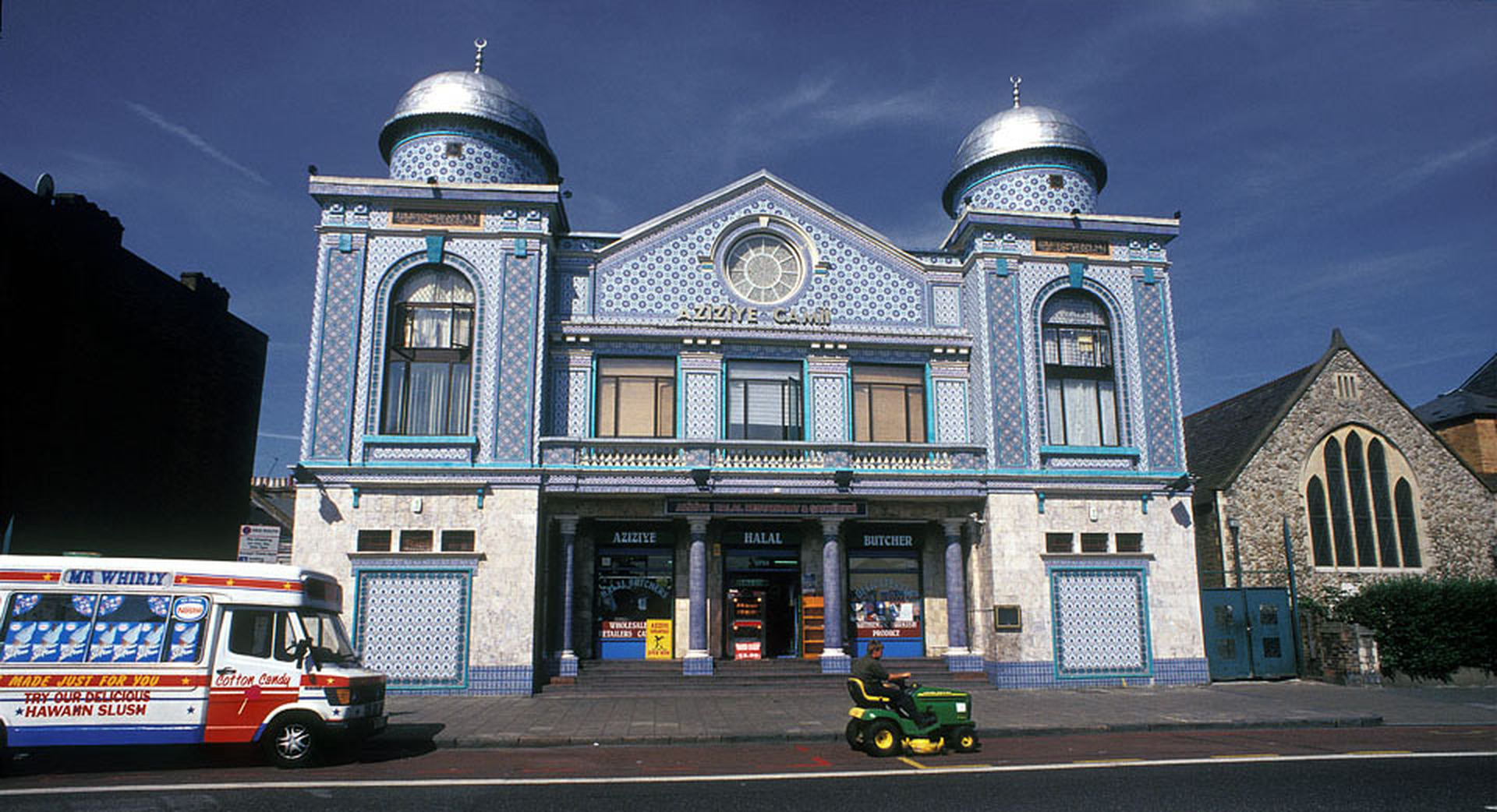 Aziziye Camii - London
