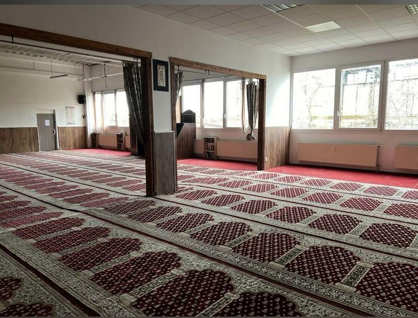 Al-Taqwah Moschee   مسجد التقوى