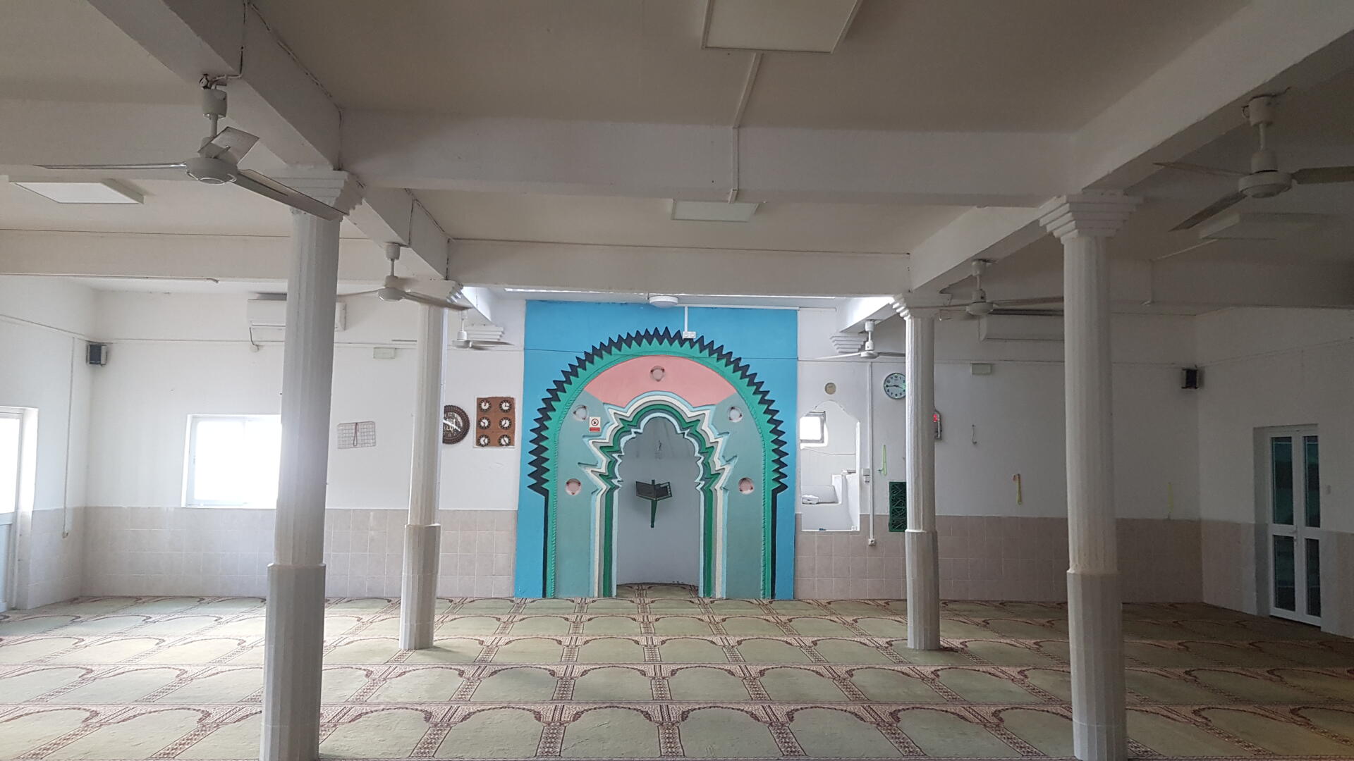 مَسْجِد الْجُمُعَةِ بَرَكَنْ