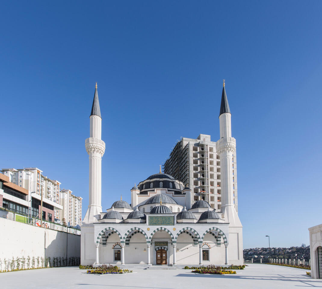 EBUSSUUD EFENDİ CAMİİ