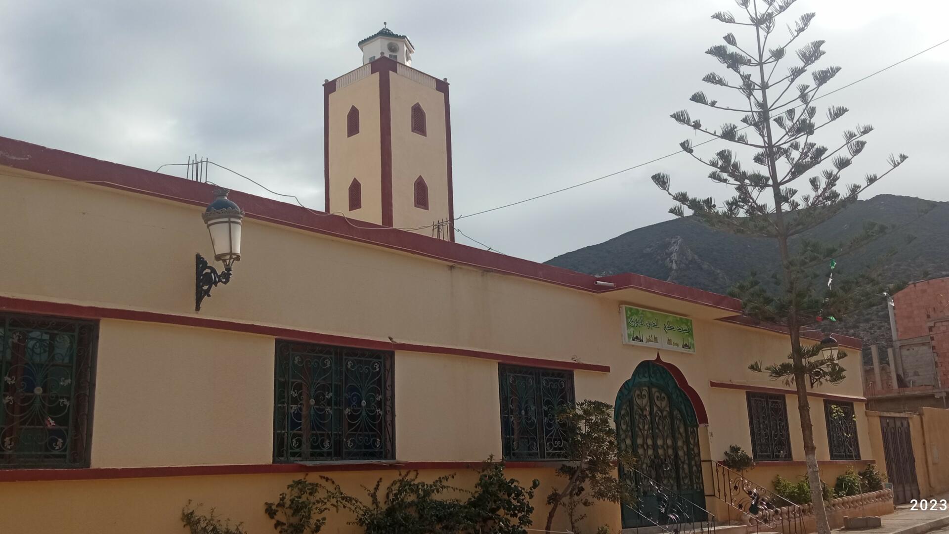 مســجد صلاح الديــن الأيوبي قدارة العنصر