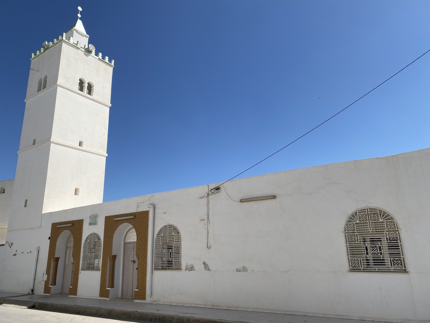 جامع المؤدب بشير