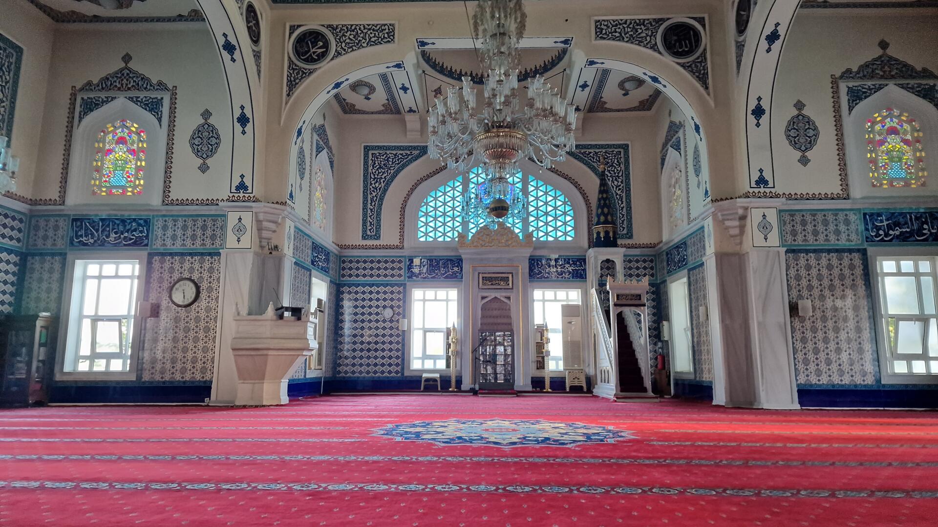 BAHÇEŞEHİR MERKEZ CAMİ