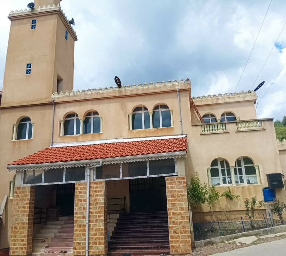 مسجد إغيـــل إميـــلان