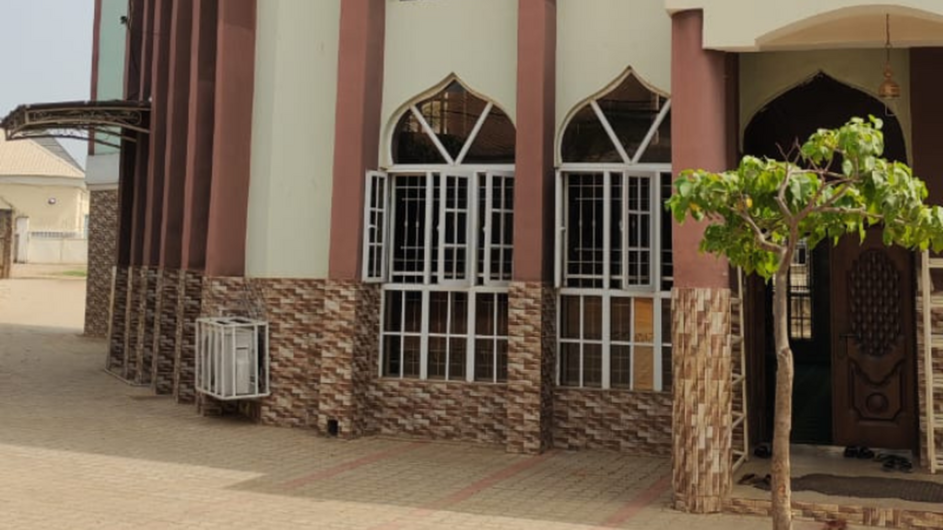 Prince And Princesses Estate Mosque