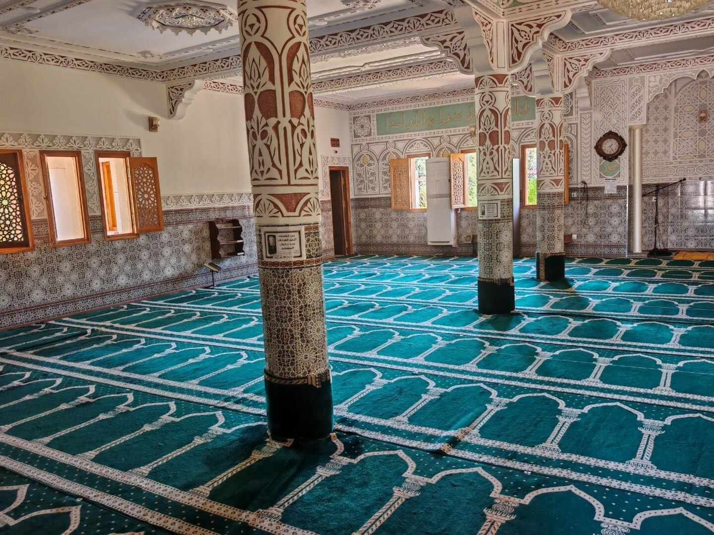 مسجد قاعدة الحياة حاسي تيجران