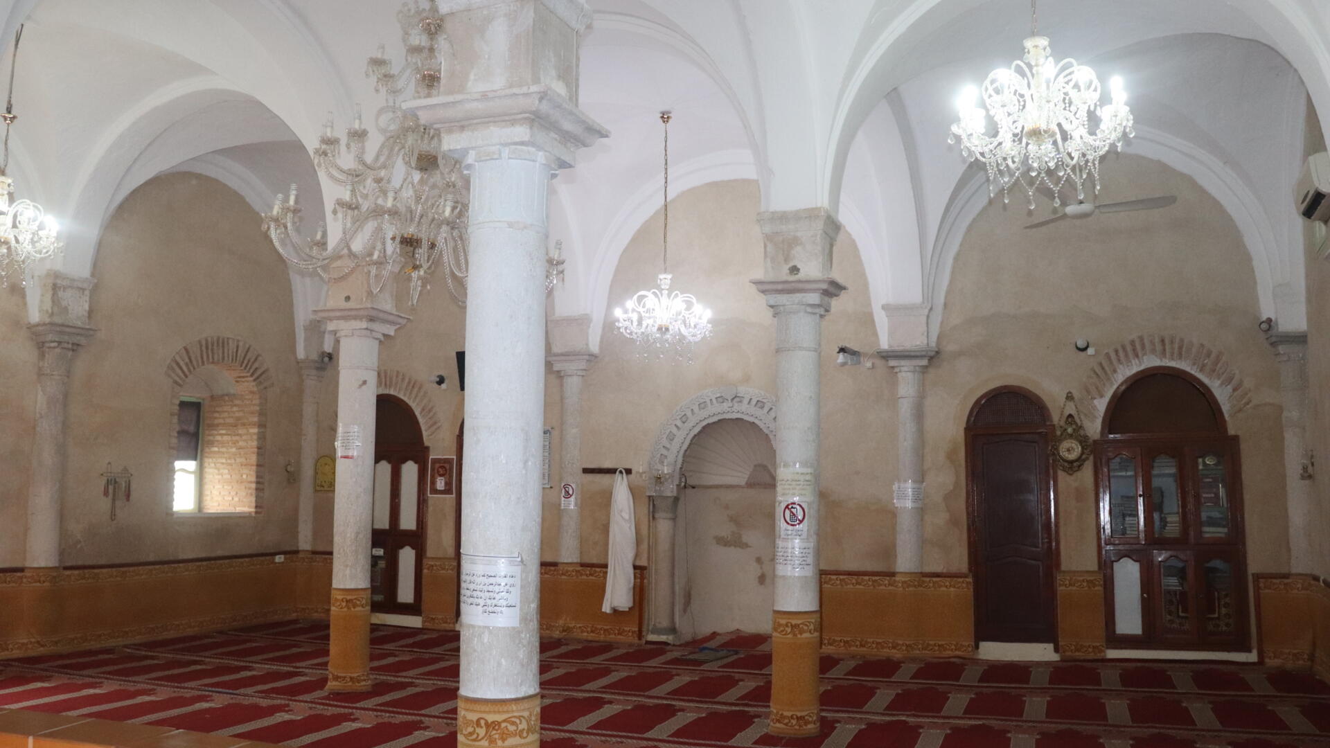 الجامع الحنفي بتستور
