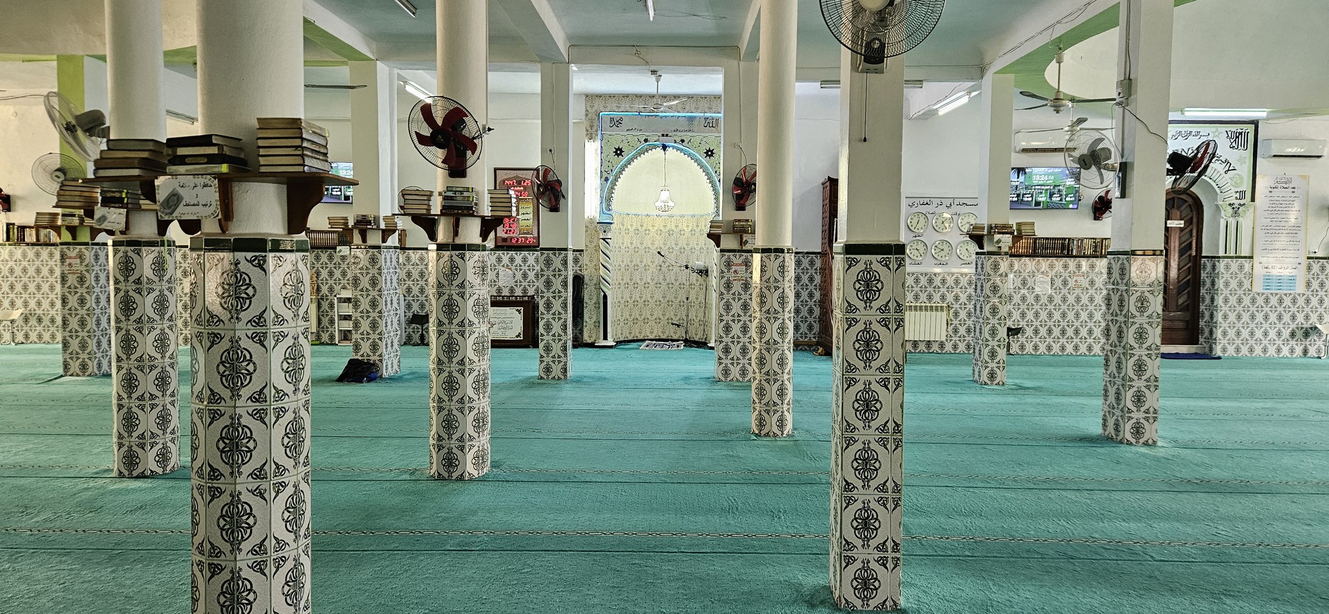 مسجد أبي ذر الغفاري - عنابة