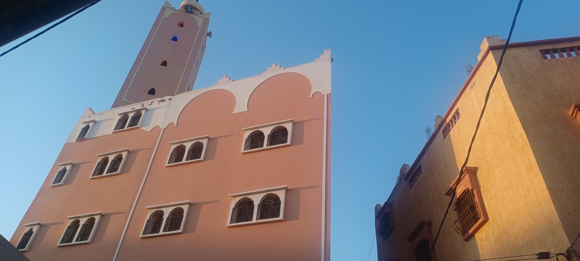مسجد النور حي الحرش قصبة الطاهر