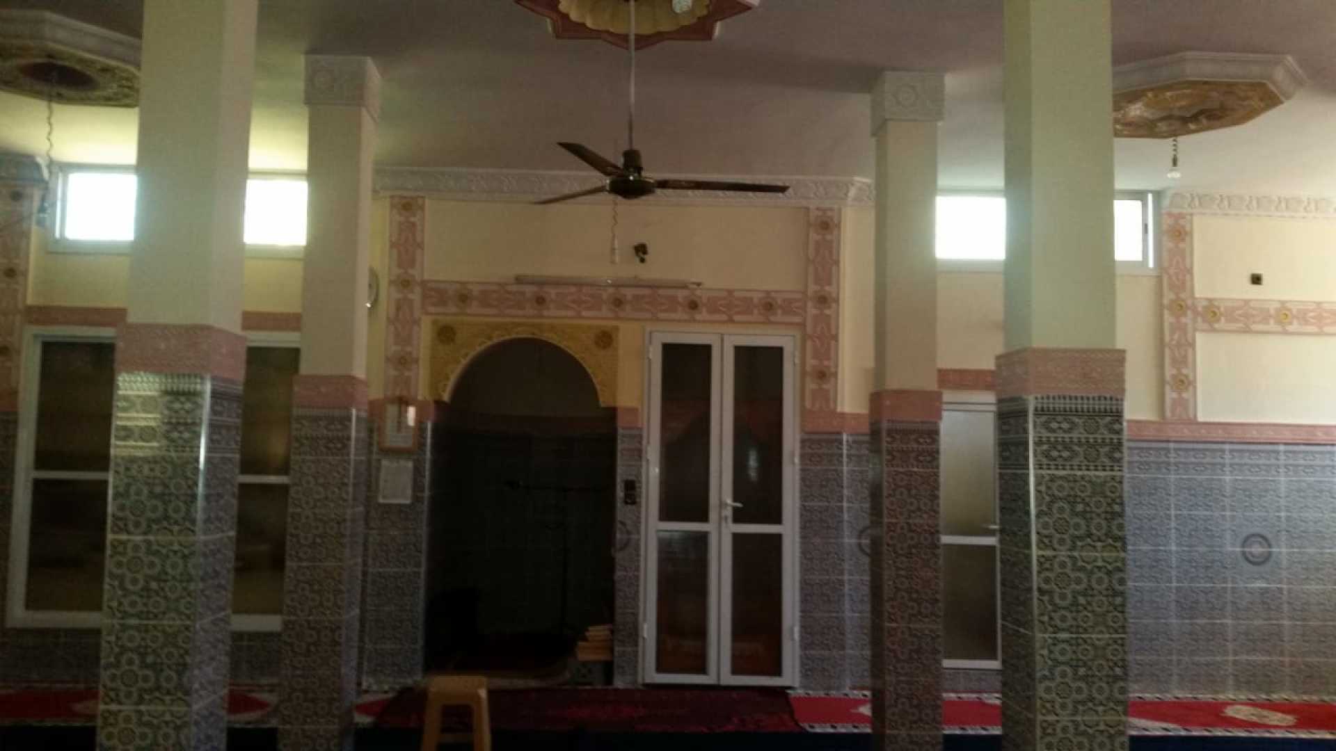 مسجد السات  الفوقانية