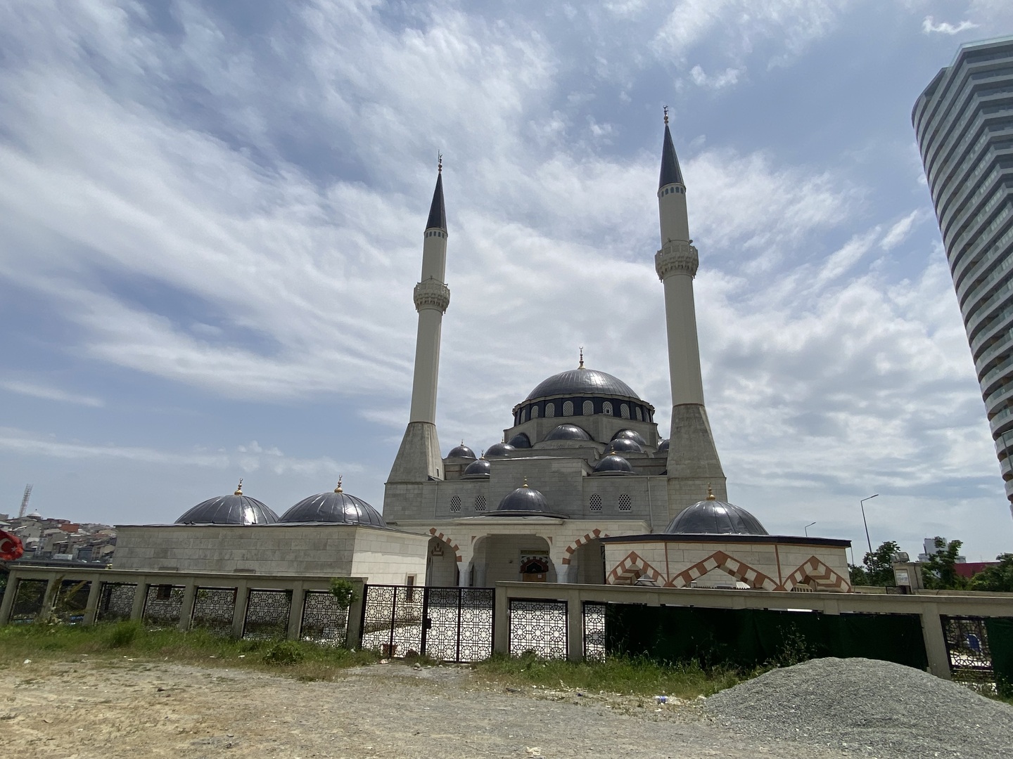 BATIŞEHİR CAMİİ