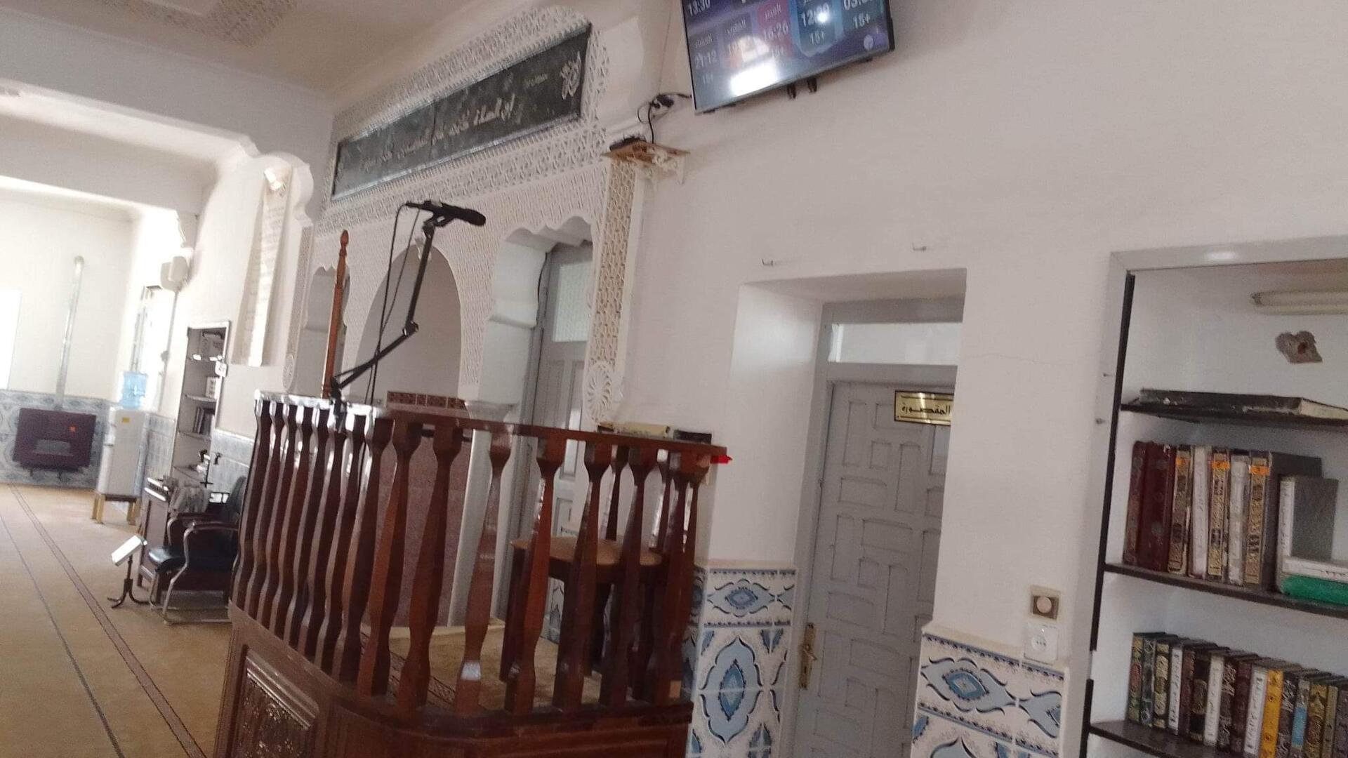 مسجد الرحمة منبع الغزلان بسكرة