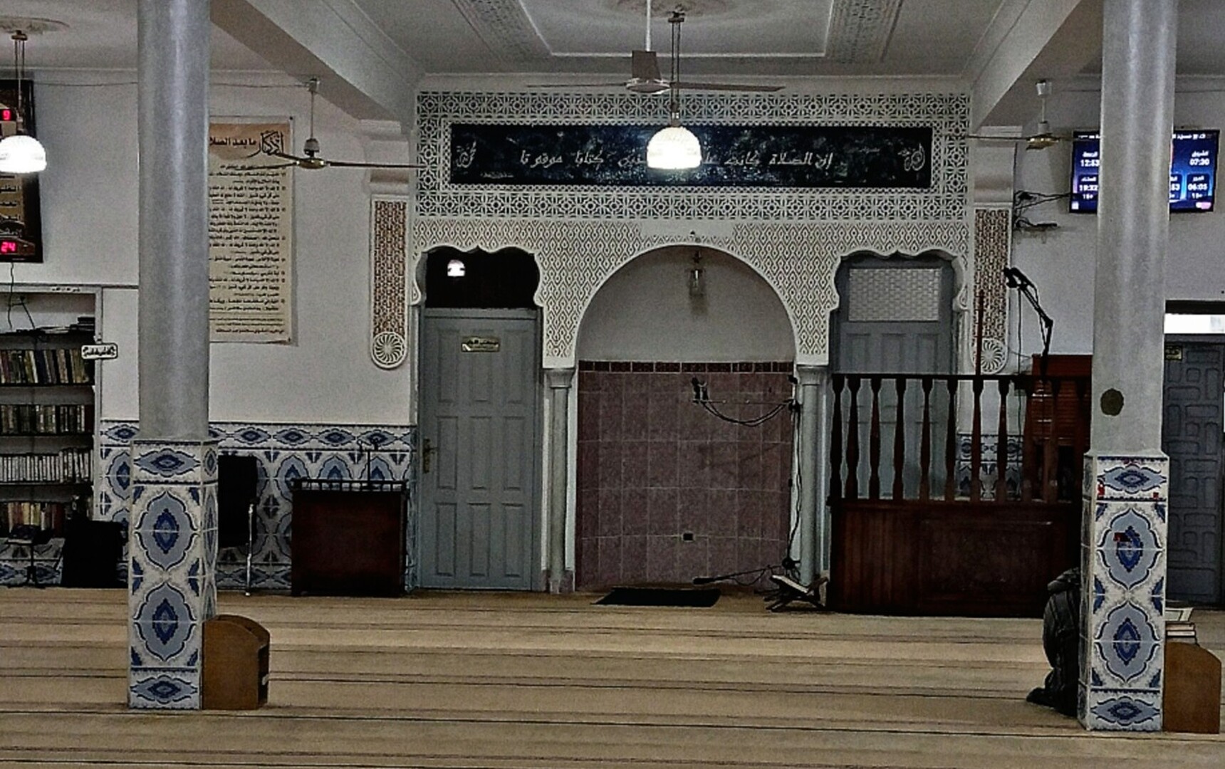 مسجد الرحمة منبع الغزلان بسكرة