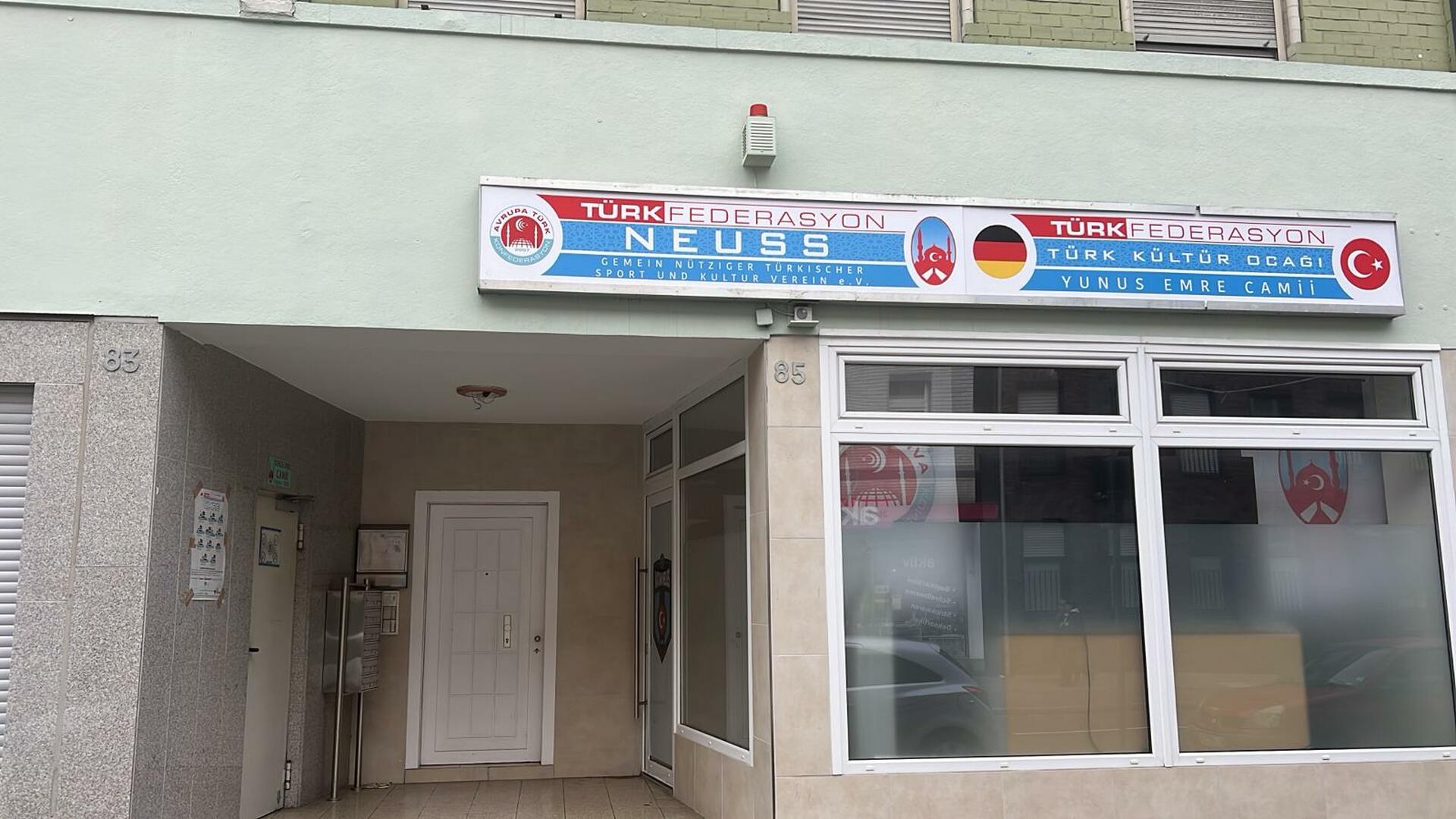 Türk Federasyonu Yunus Emre Camii 1976