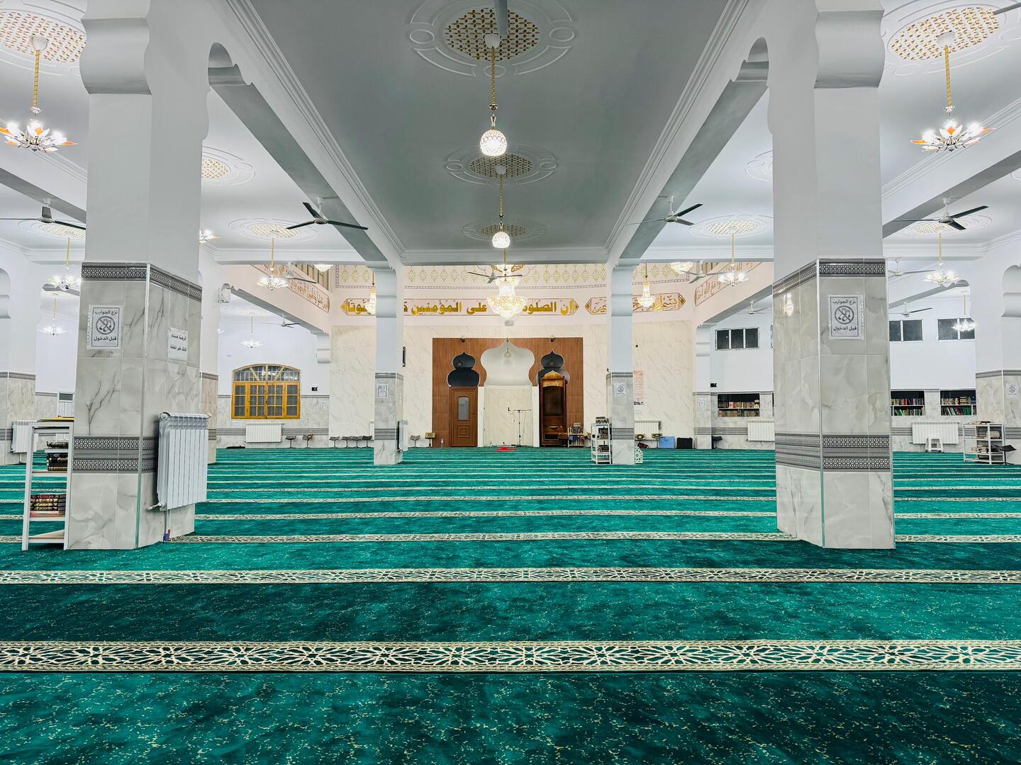 مسجد السيدة عائــشة أم المؤمنين.الشريعة