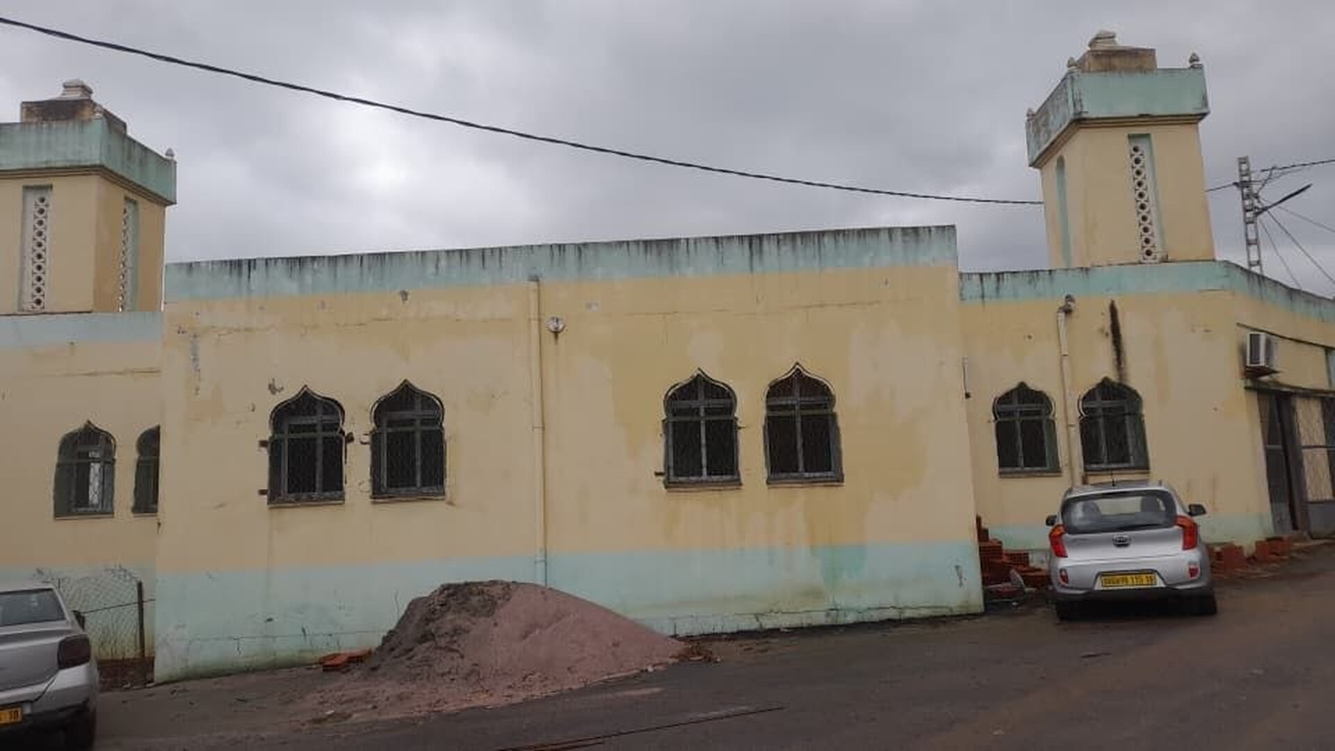 مسجد الشهداء البلوطة تاغراست