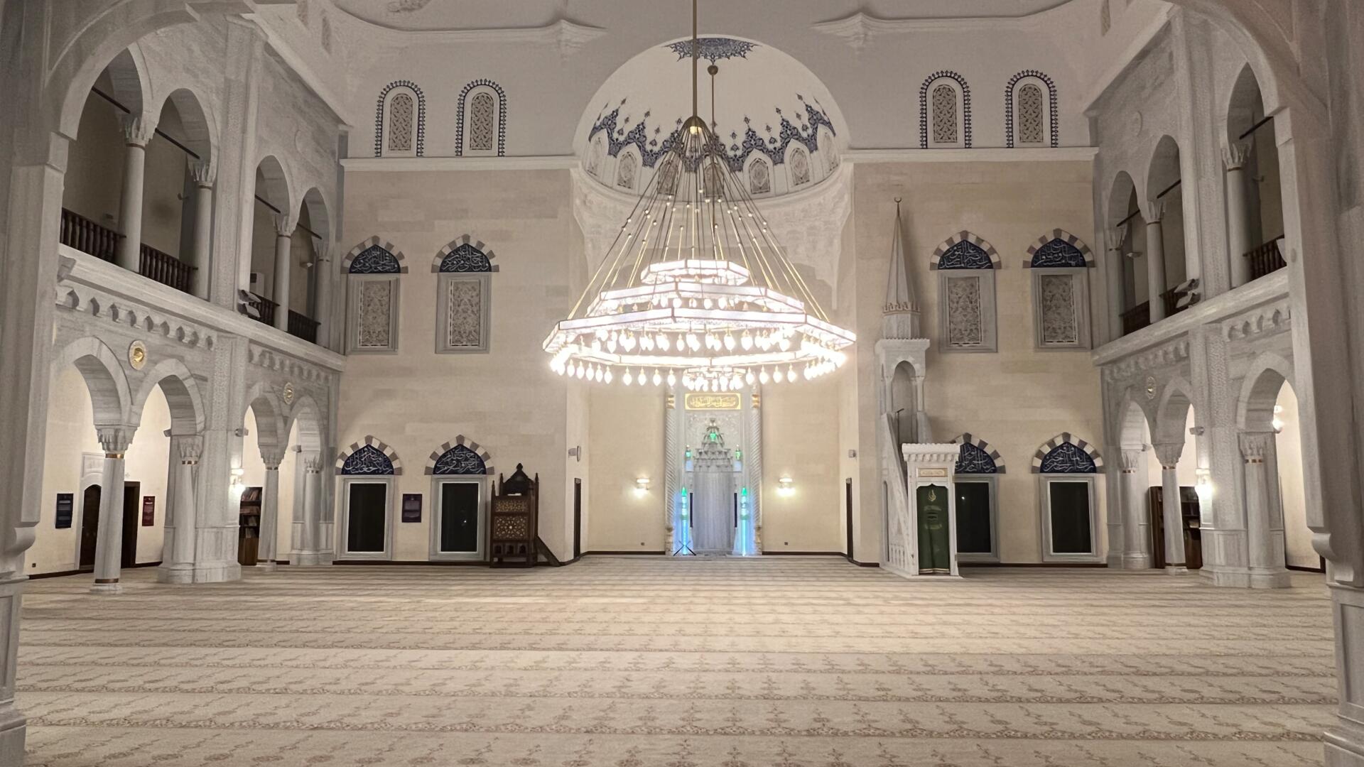 BAHÇEŞEHİR EMLAK KONUT CAMİİ