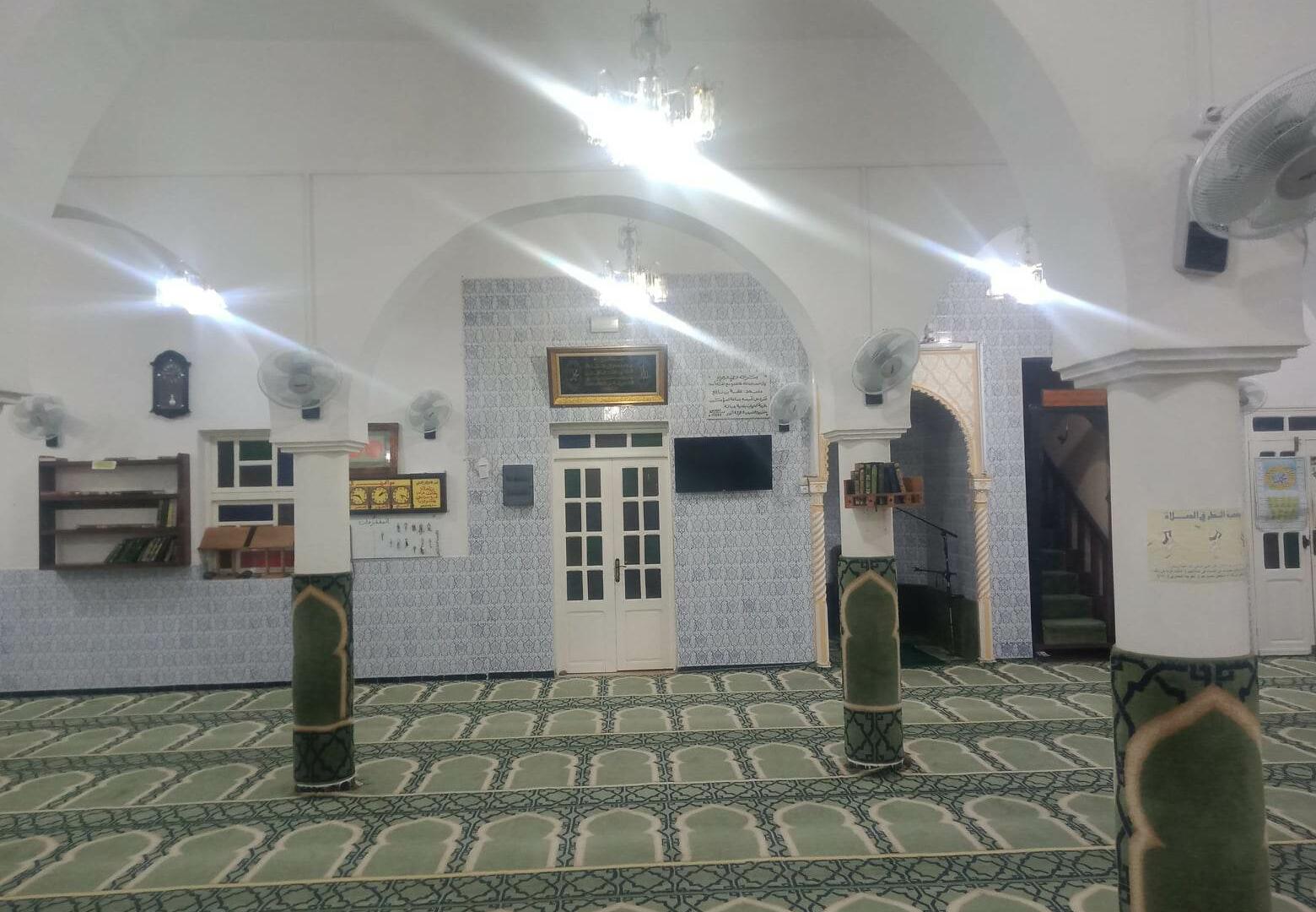 مسجد عقبة ابن نافع - الحوانيت